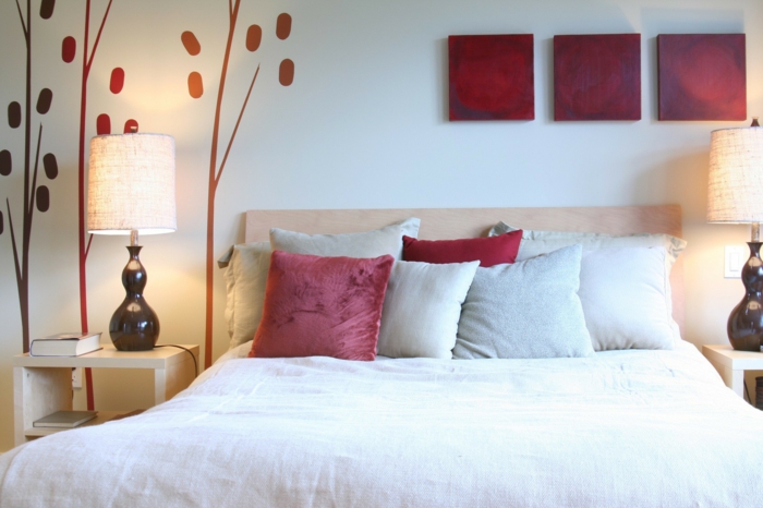 Chambre paisible avec décoration Feng Shui pour favoriser le sommeil
