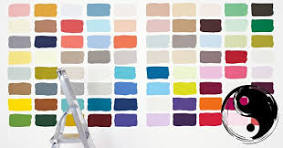 Palette de couleurs apaisantes pour chambre Feng Shui avec bleu doux