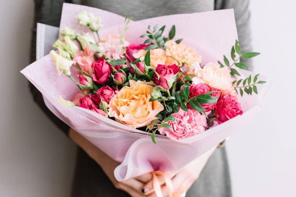 bouquet fleurs fleuriste composition florale arrangement livraison