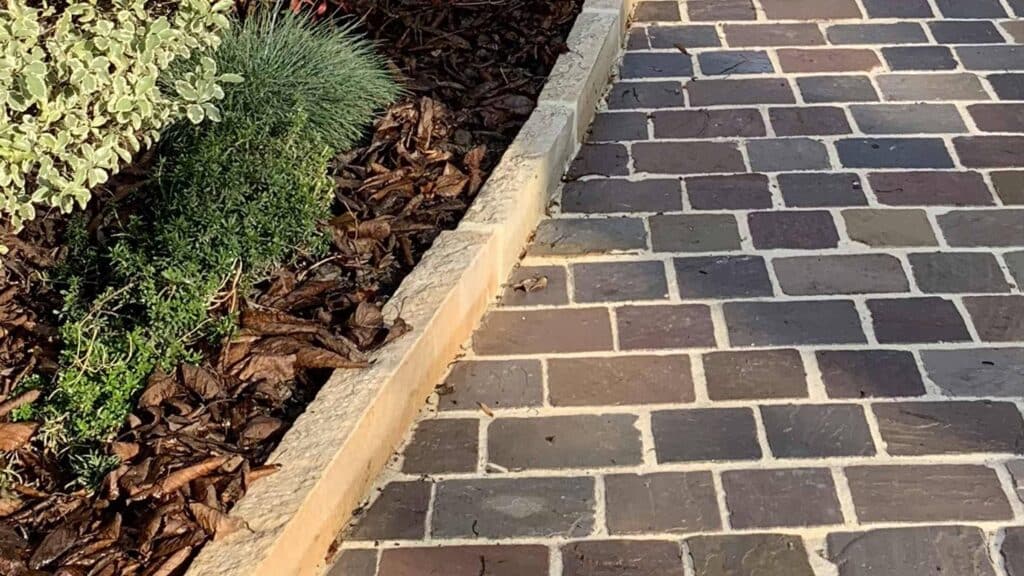 Entretien des bordures de jardin